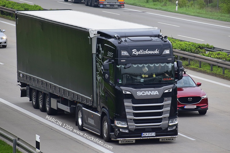 _DSC4063 RYDLICHOWSKI-crop-SCANIA S500.JPG
