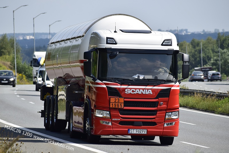 _DSC00011 (1533) AVIA-crop-SCANIA P420 NG.JPG