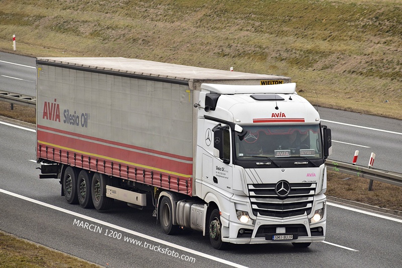 _DSC1470 AVIA SILESIA OIL-crop-ACTROS MP4.JPG