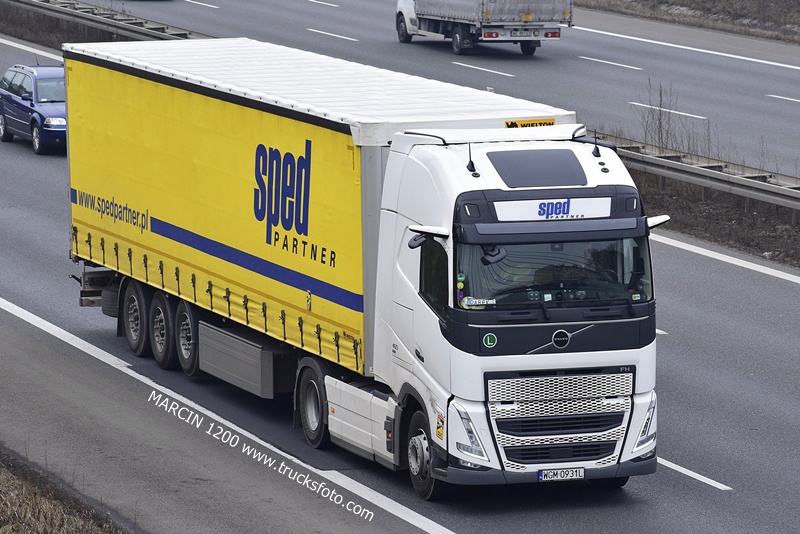 SPED PARTNER (3)-crop-VOLVO FH5.JPG