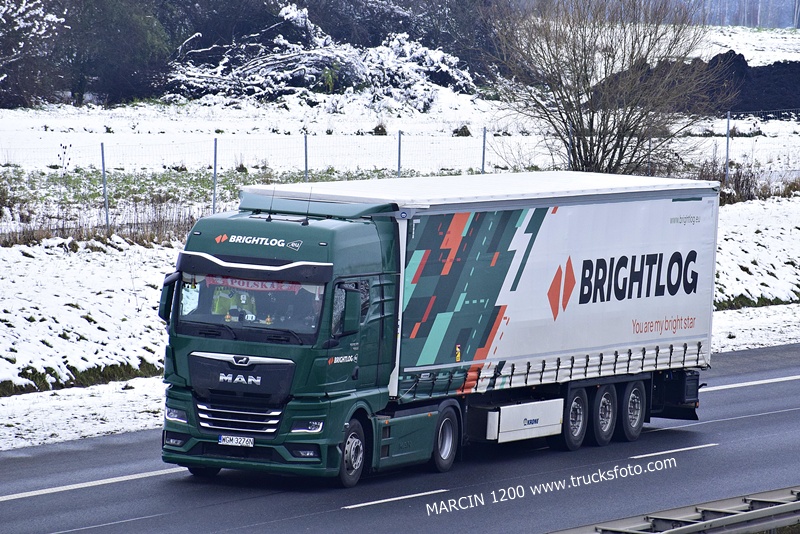 _DSC5997 BRIGHTLOG-crop-MAN TGX II.JPG