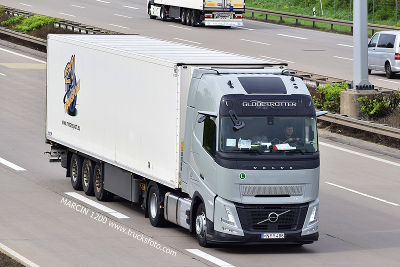 _DSC5698 RV TRANSPORT-crop-VOLVO FH AERO.JPG