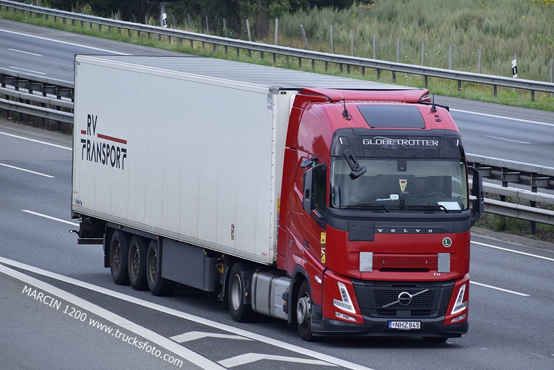 _DSC8460 RV TRANSPORT-crop-VOLVO FH AERO.JPG