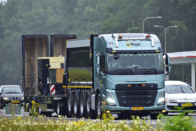 _DSC0570 de BRUYN-crop-VOLVO FM5 10x4.JPG