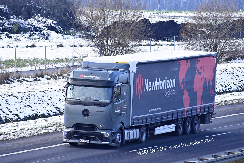 _DSC6260 NEW HORIZON-crop-ActrosL ProCabin.JPG