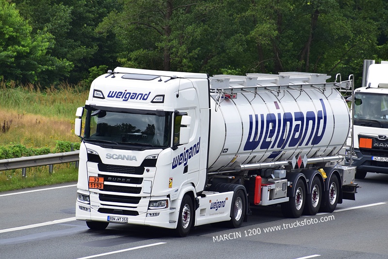 _DSC8622 WEIGAND-crop-SCANIA S460 SUPER.JPG