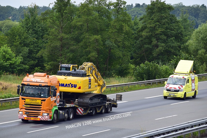 _DSC8728 HOLTROP V.D.VLIST-crop-SCANIA R STREAMLINE.JPG