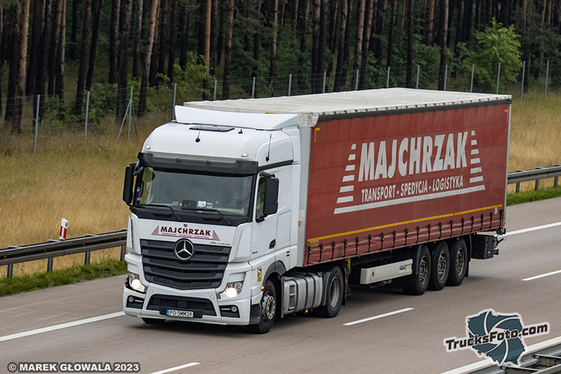 Mercedes-Benz Actros MP4 - Majchrzak.jpg