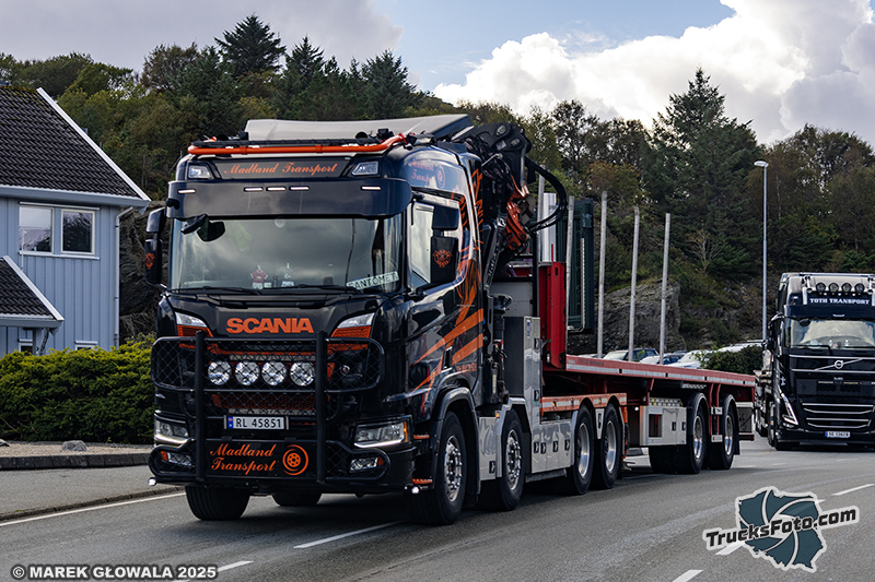Scania 8x4 Madland.jpg