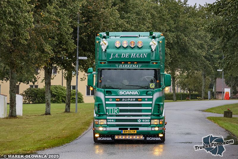 Scania 144L V8 530 - De Haan.jpg