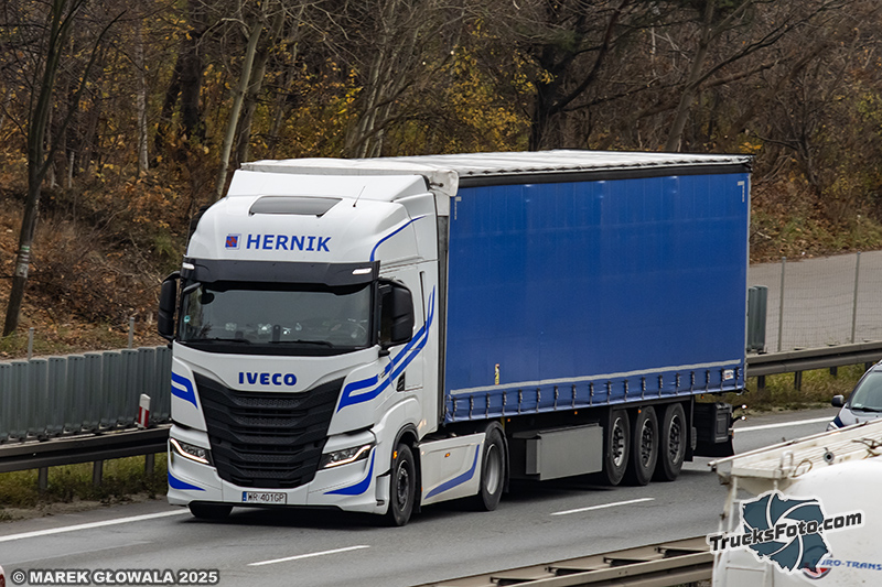 Iveco S-Way - Hernik.jpg