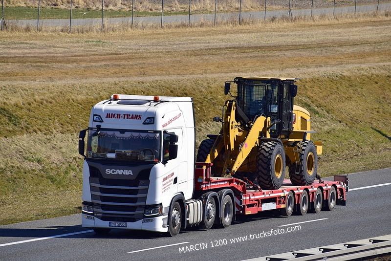 _DSC3607 MICH-TRANS-crop-SCANIA S560.JPG