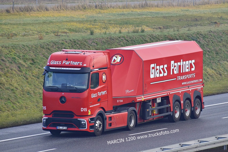 _DSC6746-crop-GLASS PARTNERS-ActrosL ProCabin.JPG