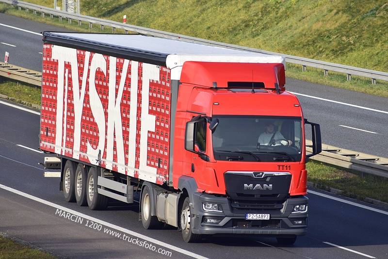 _DSC4386 TYSKIE-crop-MAN TGS II-Kompania Piwowarska.JPG