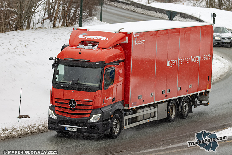 Mercedes-Benz Actros - Posten.jpg