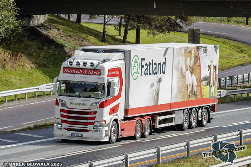 Scania R590 V8 - Hustvedt & Skeie.jpg