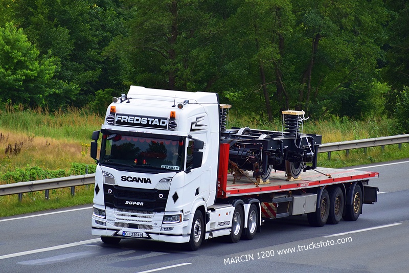 _DSC9507 Fredstad-crop-SCANIA R590 V8 NG.JPG