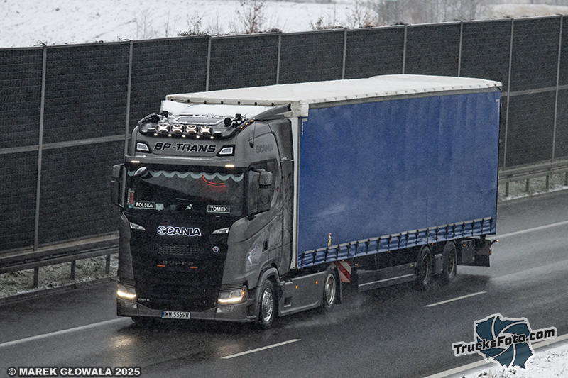 Scania 560S - BP Trans.jpg