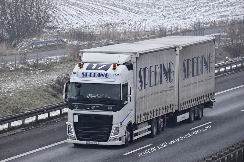 _DSC9525 SPEDING-crop-VOLVO FH4.JPG