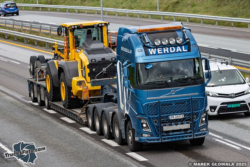 Volvo FH16 10x4 - Werdal.jpg