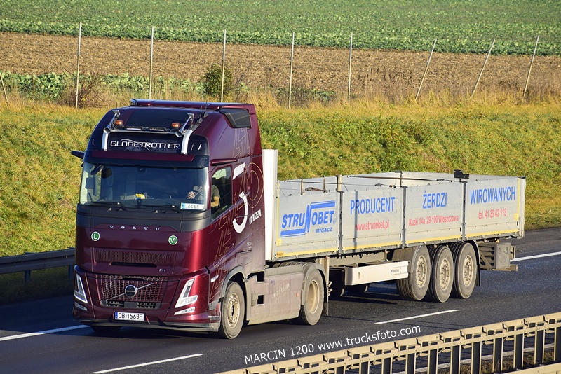 _DSC7395-crop-Volvo FH Aero 30lat Volvo w Polsce - Strunobet.JPG