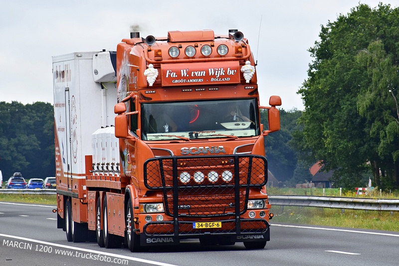 _DSC0004 Fa. W. van Wijk-crop-SCANIA R580 V8.JPG