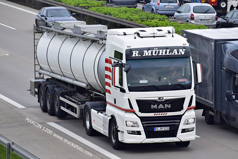 _DSC4262 R.MUHLAN-crop-MAN TGX.JPG