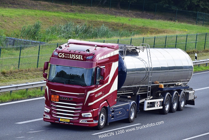 _DSC8427 GS VAN DEN IJSSEL-crop-DAF XG.JPG