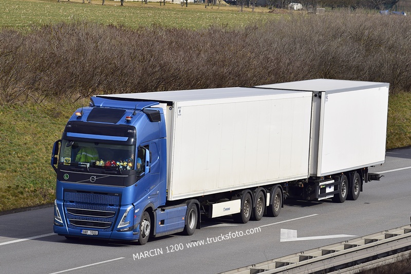 _DSC2851 BIOFER-crop-VOLVO FH V-25,25m.JPG