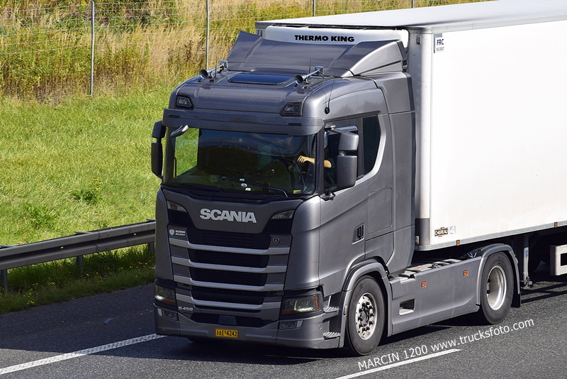 _DSC2400 SCANIA R NG GR-crop-SCANIA S450 GRECJA.JPG