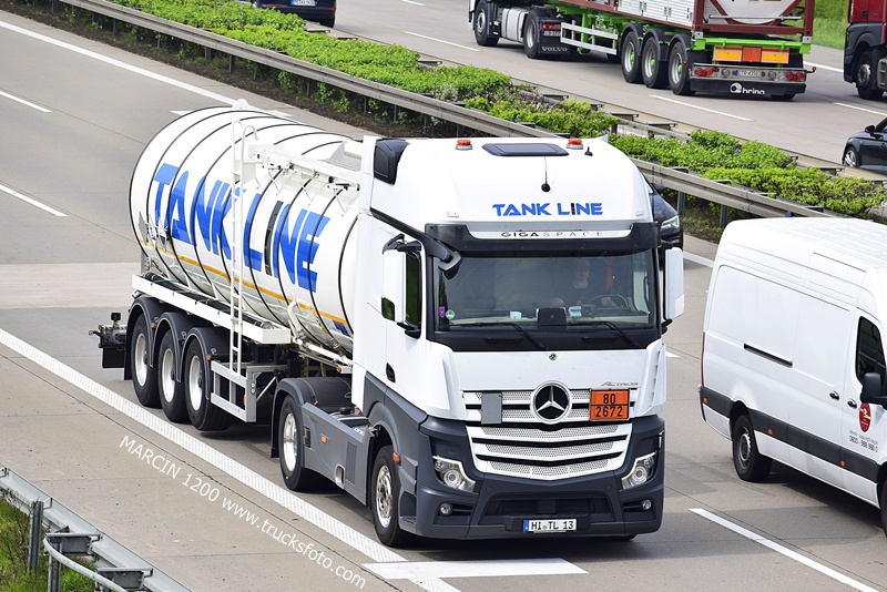 _DSC4703 TANK LINE-crop-ACTROS MP5.JPG