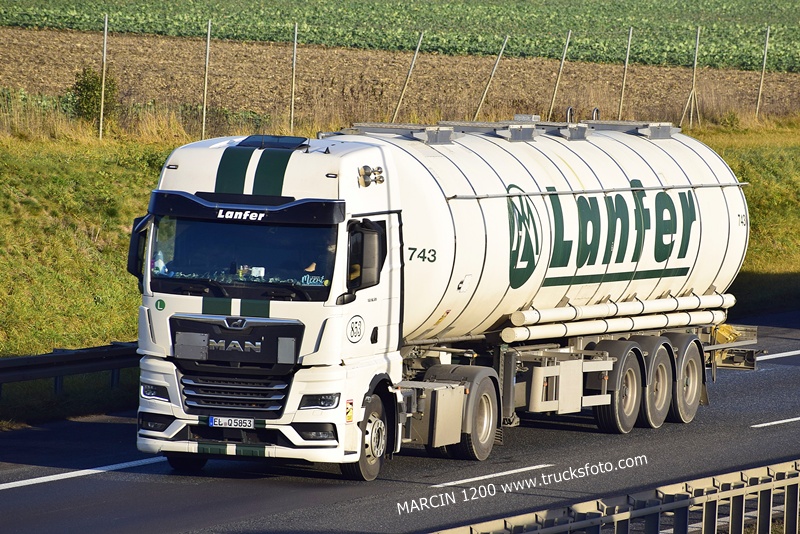 _DSC7383 LANFER-crop-MAN TGX II.JPG