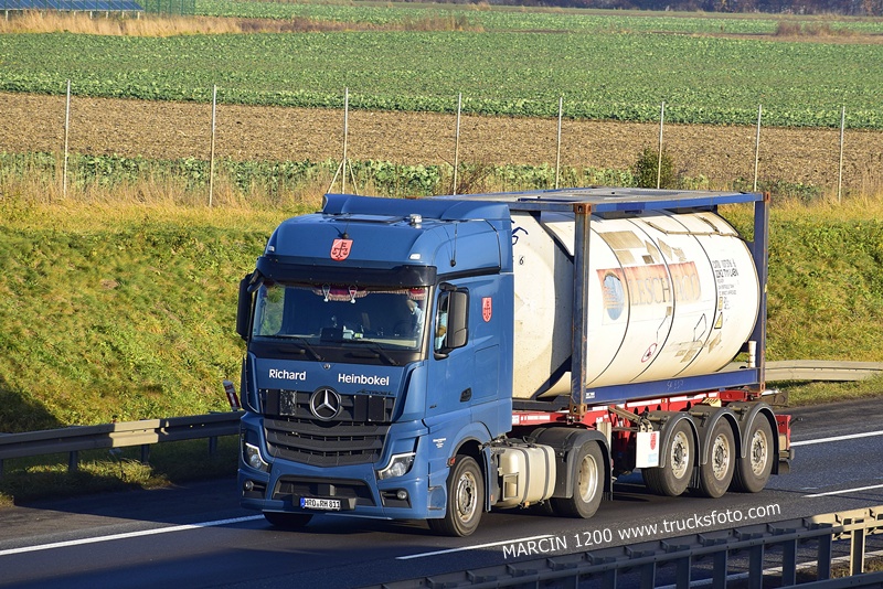 _DSC7398 RICHARD HEINBOKEL-crop-ActrosL MP5.JPG