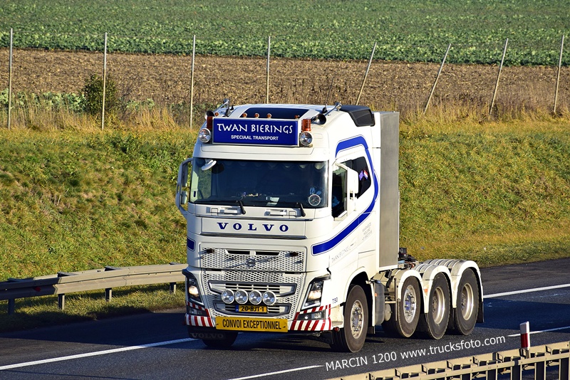 _DSC7345 TWAN BIERINGS-crop-VOLVO FH4.JPG