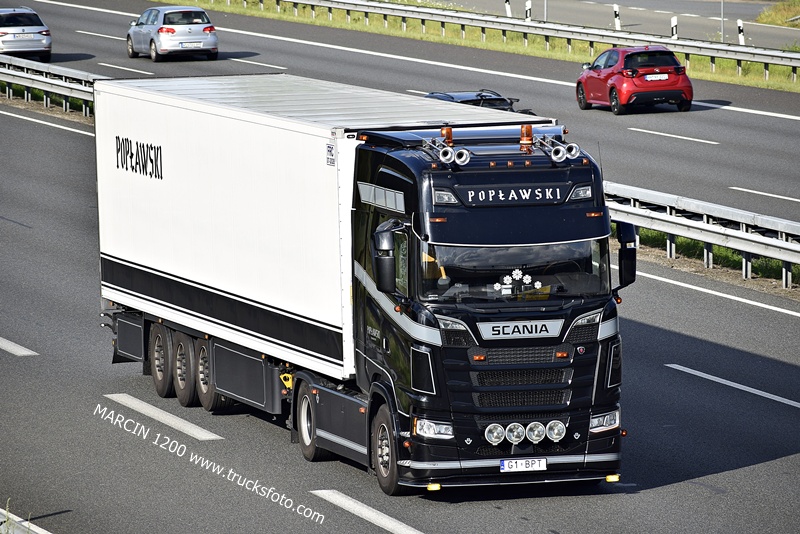 _DSC8048 POPŁAWSKI-crop-SCANIA S V8.JPG
