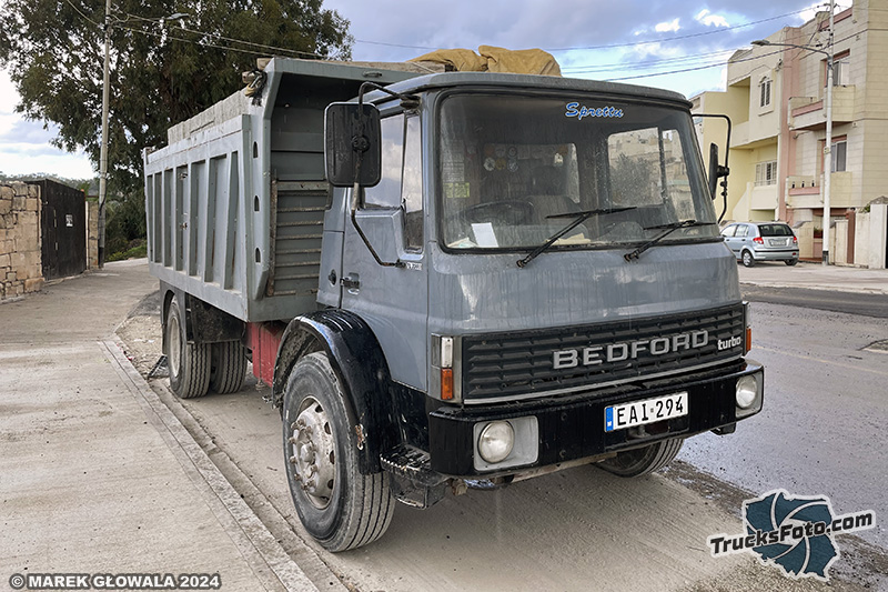 Bedford TL320.jpg