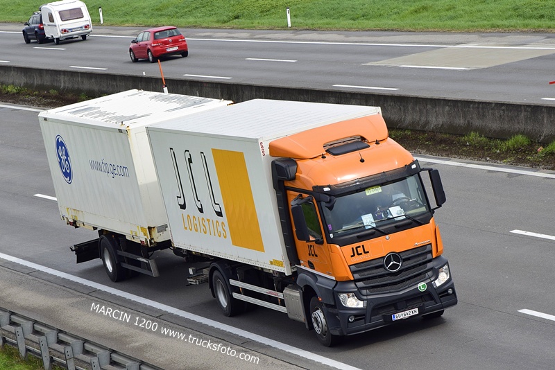 _DSC3206-crop-JCL Logistics-ACTROS MP4.JPG
