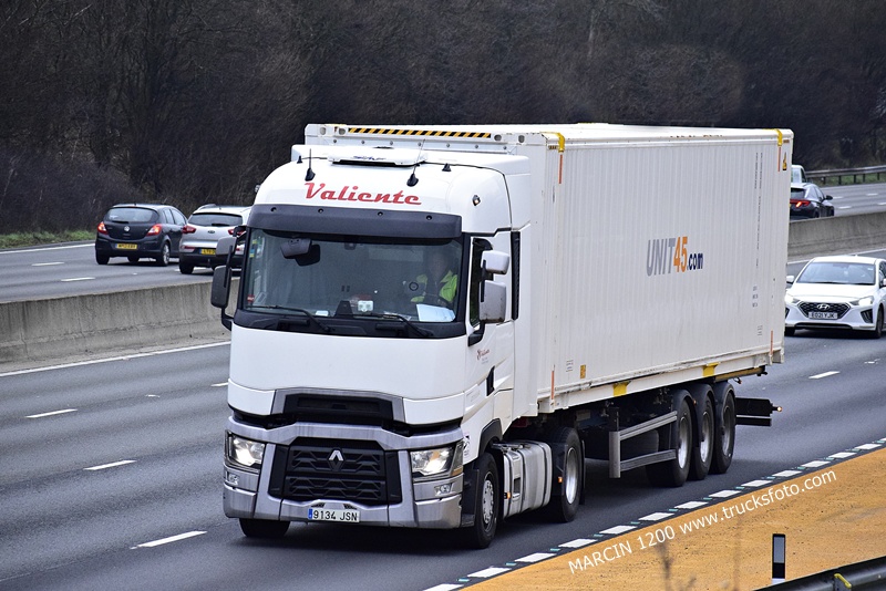 _DSC9058 VALIENTE-crop-RENAULT RANGE-T.JPG