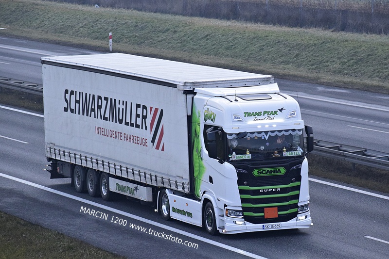 _DSC7464 TRANS PTAK-crop-SCANIA S - SUPER.JPG