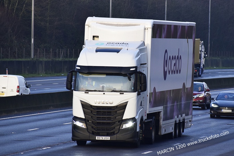 _DSC9395 OCADO LOGISTICS-crop-IVECO S-WAY.JPG