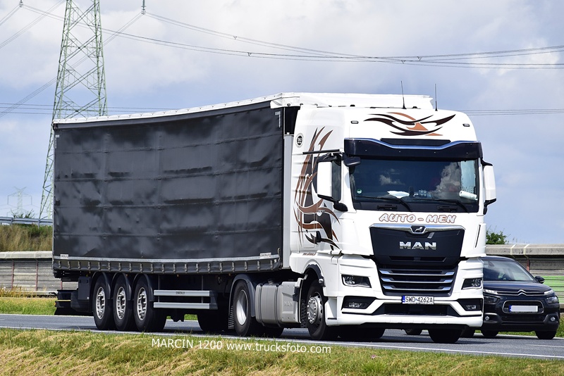 AUTO-MEN (5)-crop-MAN TGX II.JPG