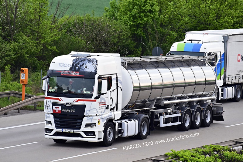 _DSC5341 RUN-TRANS-crop-MAN TGX II.JPG