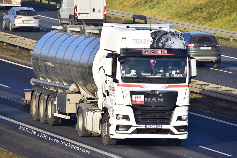 _DSC8501 RUN TRANS-crop-MAN TGX II.JPG