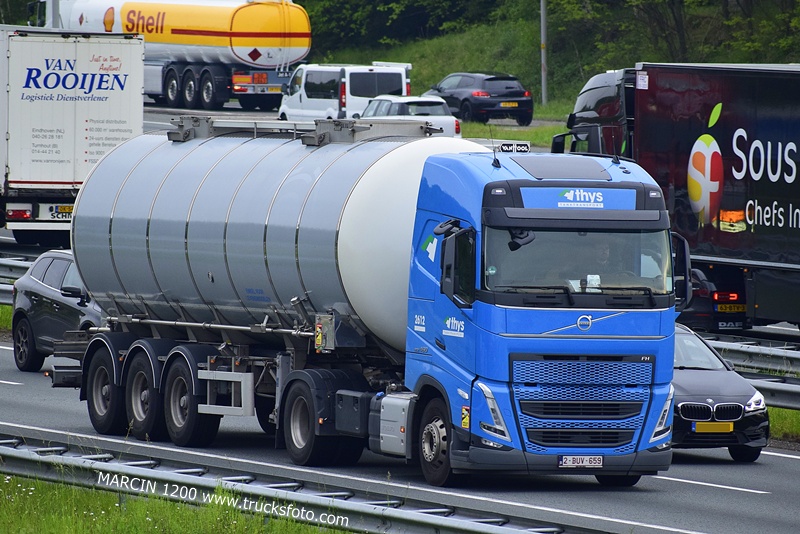 _DSC3933 THYS TANKTRANSPORT-crop-VOLVO FH5.JPG