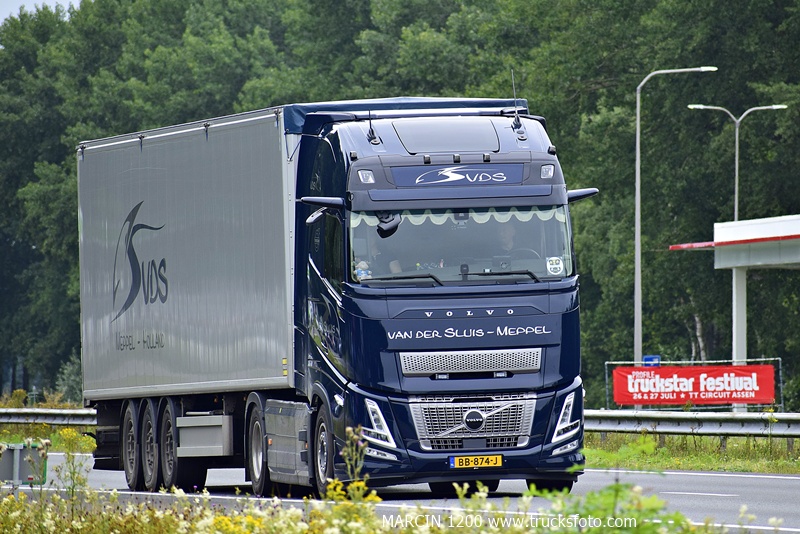 _DSC0619 VDS VAN DER SLUIS-crop-VOLVO FH AERO.JPG