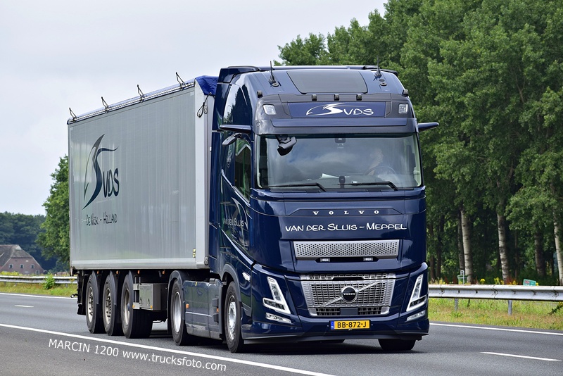 _DSC9819 VDS VAN DER SLUIS-crop-VOLVO FH AERO.JPG