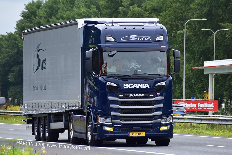 _DSC0462 VDS VAN DER SLUIS-crop-SCANIA S460.JPG