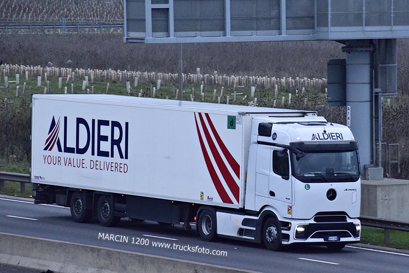 _DSC0685 ALDIERI-crop-ActrosL ProCabin.JPG