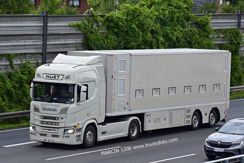 _DSC7873-crop-HUET-SCANIA R420 NG.JPG
