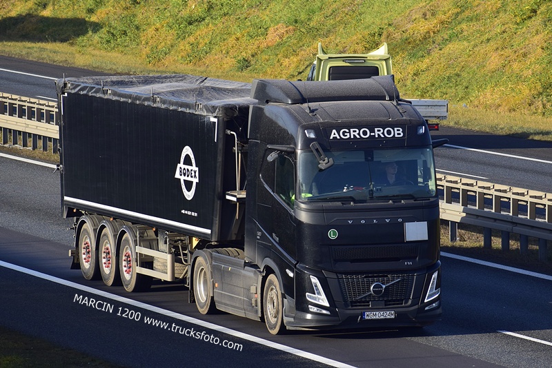 _DSC7144 AGRO ROB-crop-VOLVO FH AERO.JPG